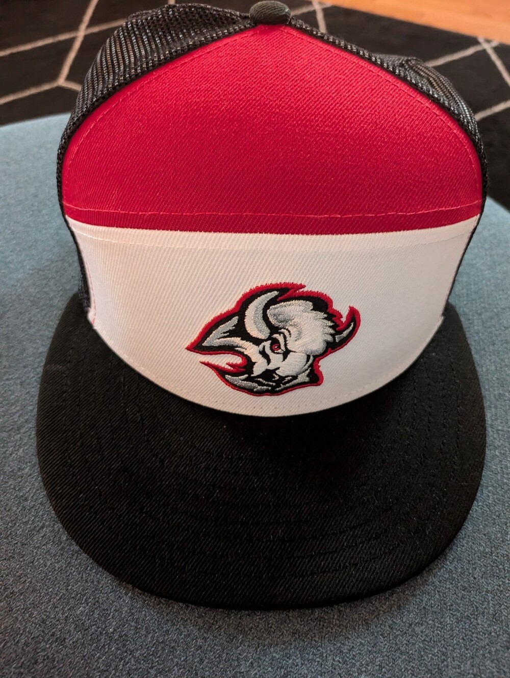 Buffalo Sabres Block Split Panel 9Fifty Trucker Snapback